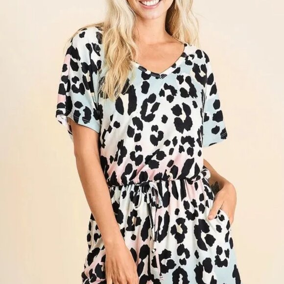 BiBi Gradation Leopard Soft Knit V-neck Romper - Picture 8 of 12